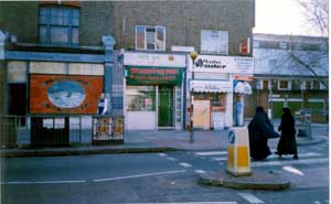 Bethnal Green, Bethnal Green Road at 12.52pm Jan 2 1999